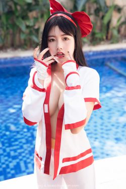 打美女光屁股