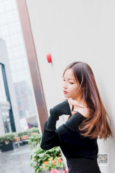 小玲慢慢张开双腿