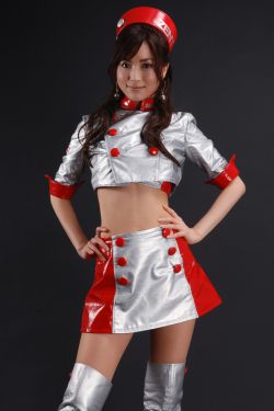 年轻的女教师在线